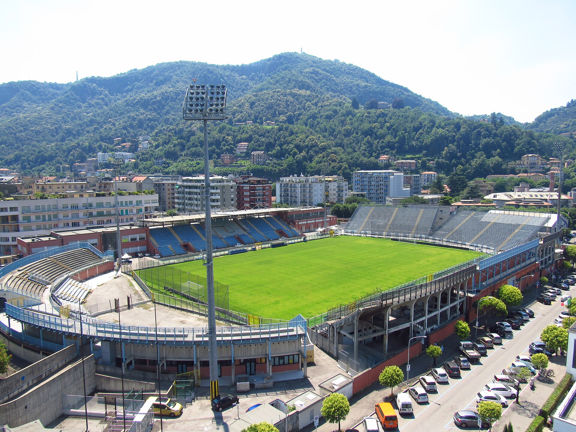 Stadio Sinigaglia ved Comosøen